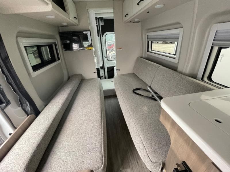 2026 Thor Motor Coach 2026 Thor Motor Coach Palladium - thumbnail 18