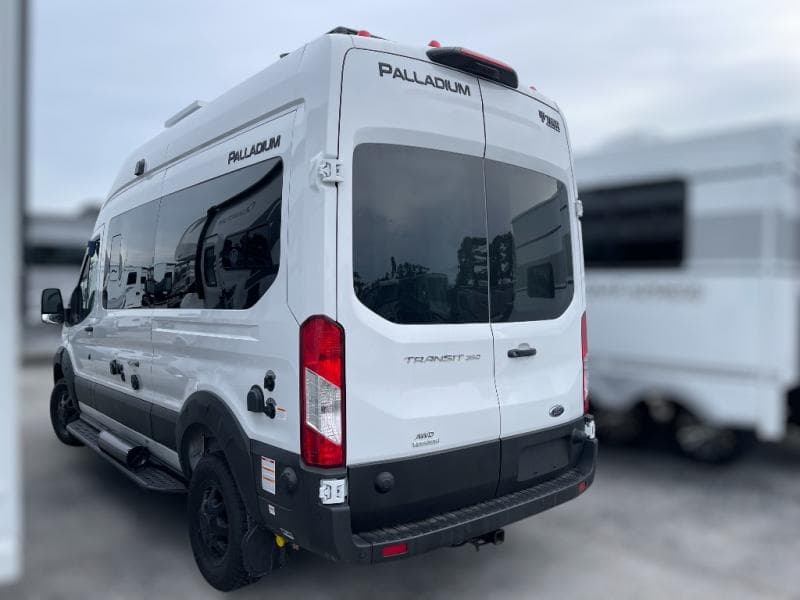 2026 Thor Motor Coach 2026 Thor Motor Coach Palladium - thumbnail 5