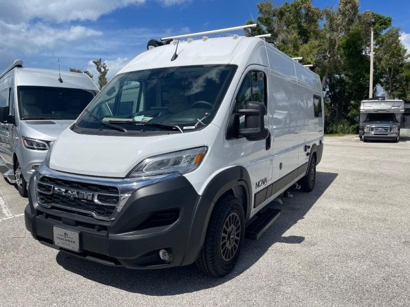 2026 Coachmen 2026 Coachmen Nova - thumbnail 4