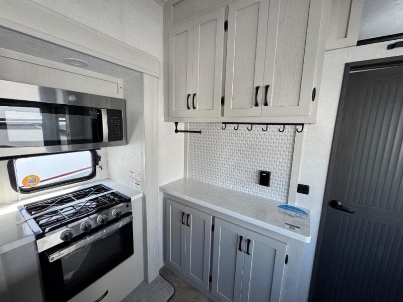 2026 Coachmen 2026 Coachmen Chaparral - thumbnail 14