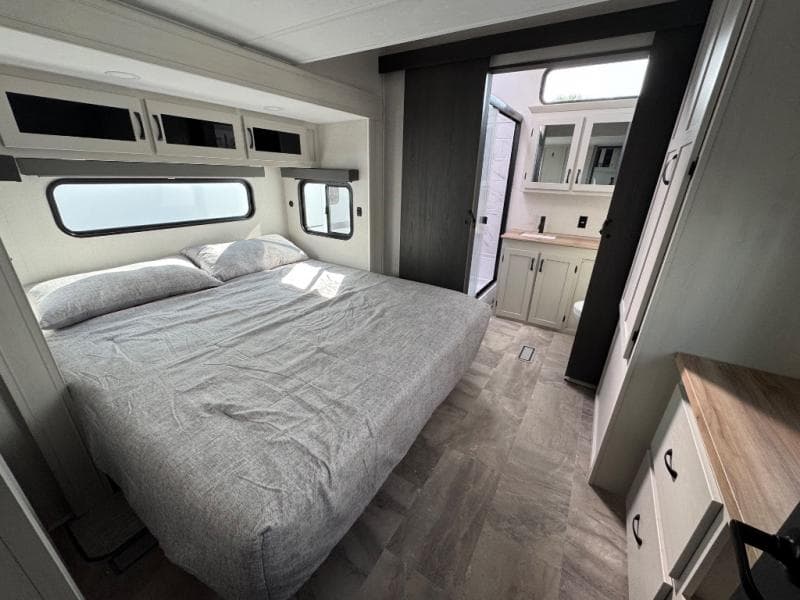 2026 Coachmen 2026 Coachmen Chaparral - thumbnail 18