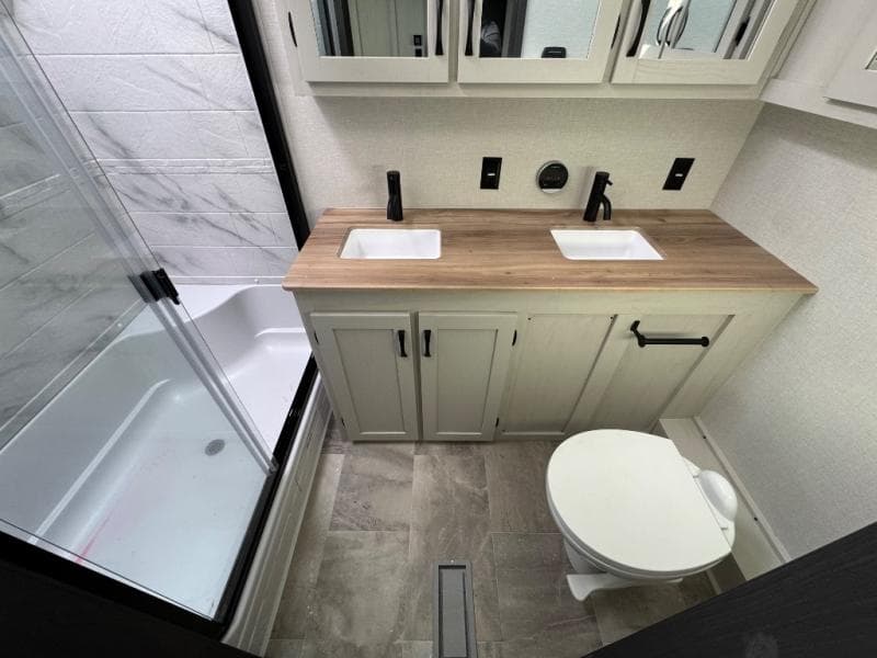 2026 Coachmen 2026 Coachmen Chaparral - thumbnail 21