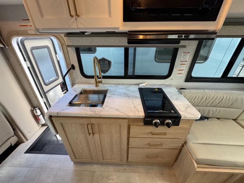 2026 Thor Motor Coach 2026 Thor Motor Coach Chateau - thumbnail 12