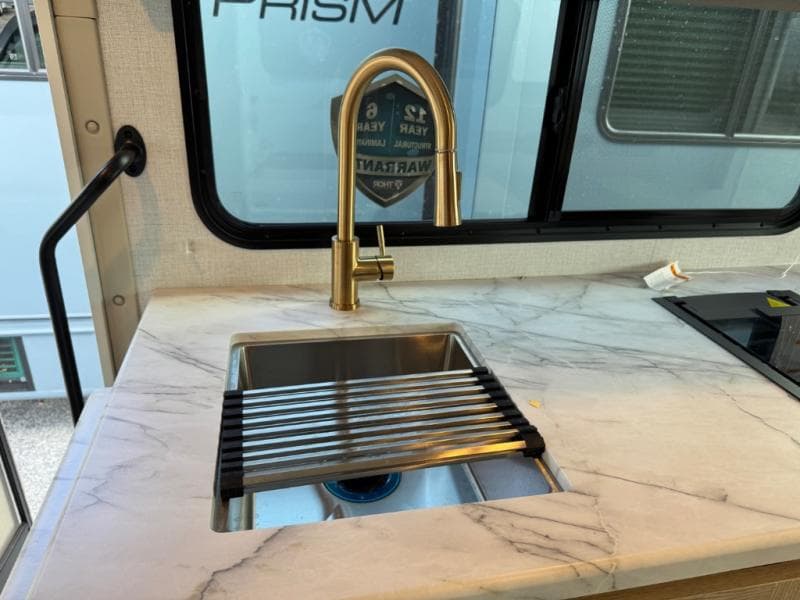 2026 Thor Motor Coach 2026 Thor Motor Coach Chateau - thumbnail 15