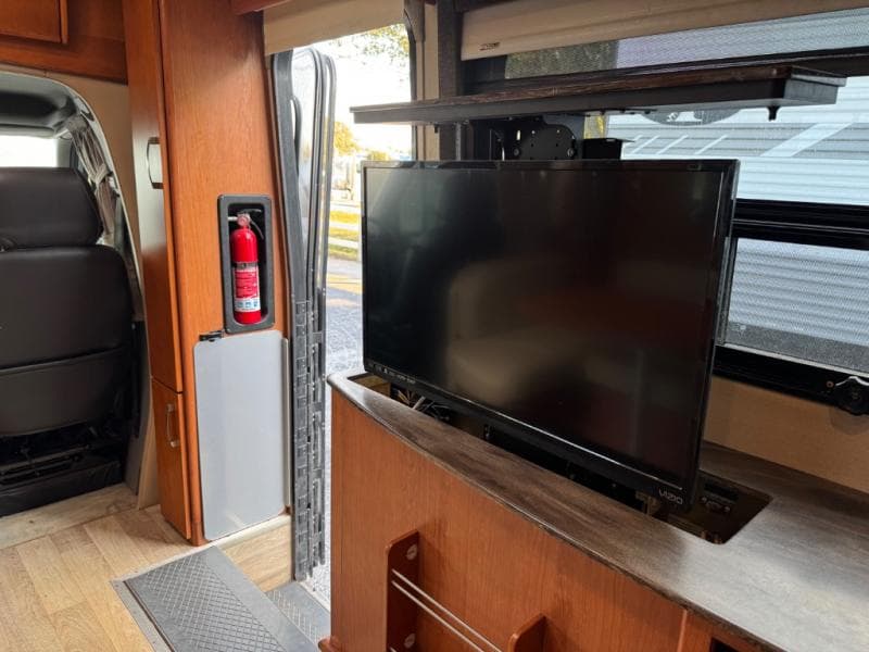 2014 Leisure Travel Vans 2014 Leisure Travel Vans Unity - thumbnail 12