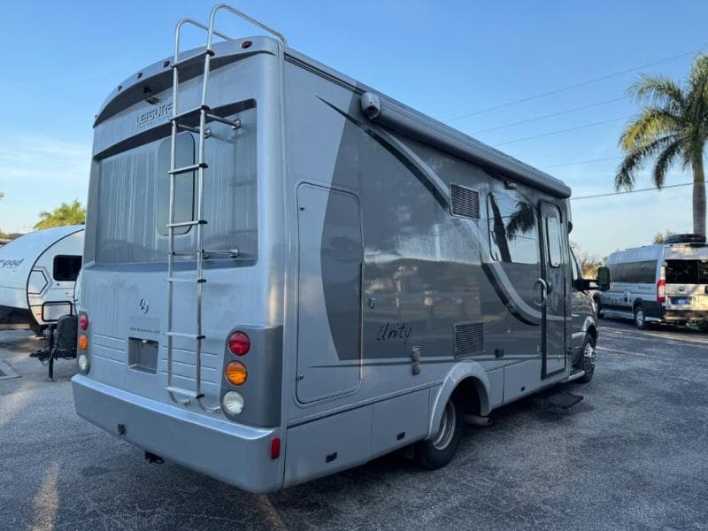 2014 Leisure Travel Vans 2014 Leisure Travel Vans Unity - thumbnail 4