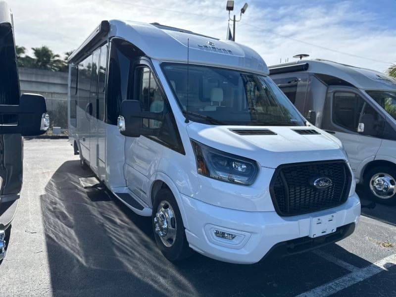 2026 Leisure Travel Vans Wonder W24RL