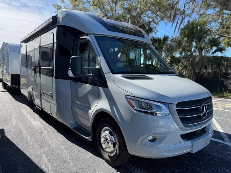 2026 Leisure Travel Vans 2026 Leisure Travel Vans Unity - image 1