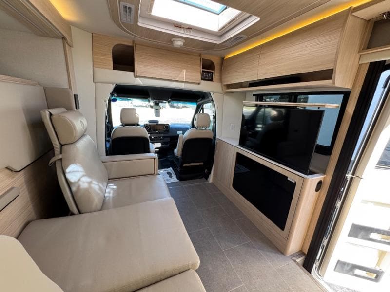 2026 Leisure Travel Vans 2026 Leisure Travel Vans Unity - thumbnail 13