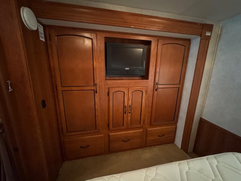 2011 Coachmen 2011 Coachmen Mirada - thumbnail 16