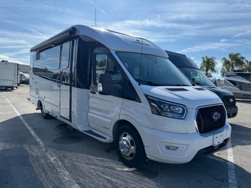 2021 Leisure Travel Vans Wonder 27MB