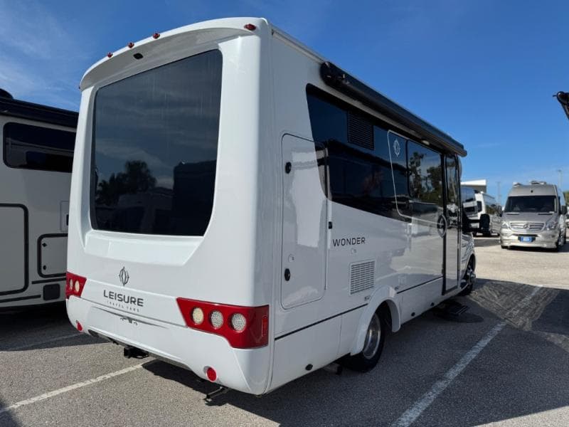 2021 Leisure Travel Vans 2021 Leisure Travel Vans Wonder - thumbnail 4