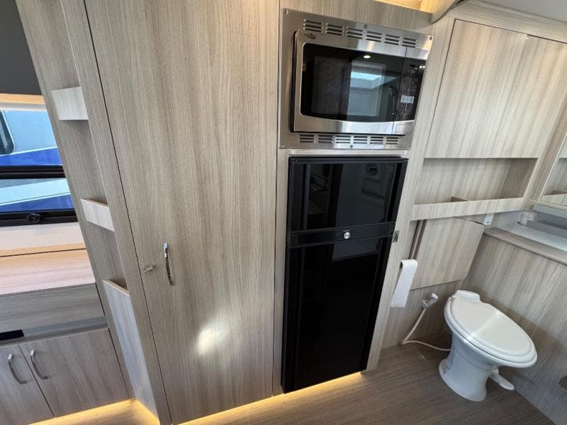 2021 Leisure Travel Vans 2021 Leisure Travel Vans Wonder - thumbnail 12