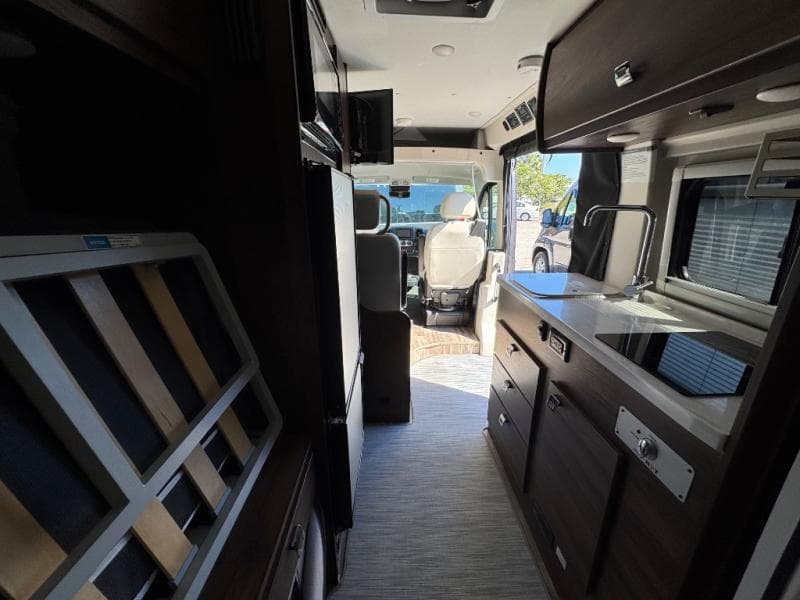 2022 Winnebago 2022 Winnebago Travato - thumbnail 8