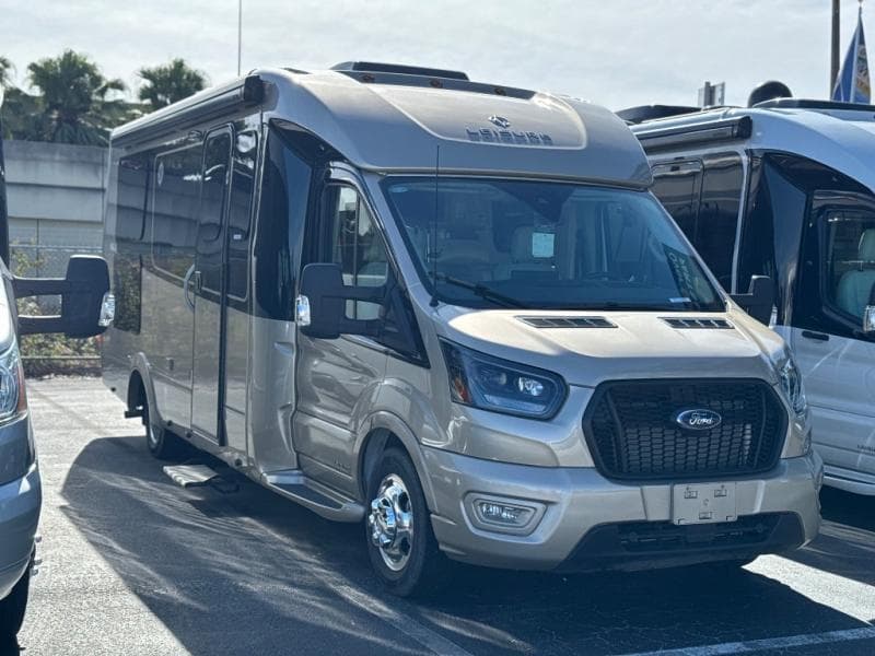 2025 Leisure Travel Vans Wonder 24RL