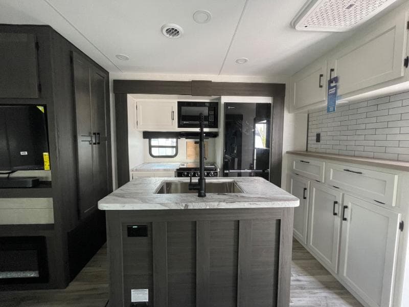 2026 Venture RV 2026 Venture RV SportTrek - thumbnail 10