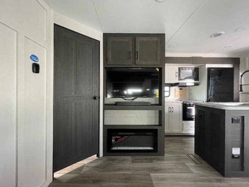 2026 Venture RV 2026 Venture RV SportTrek - thumbnail 11