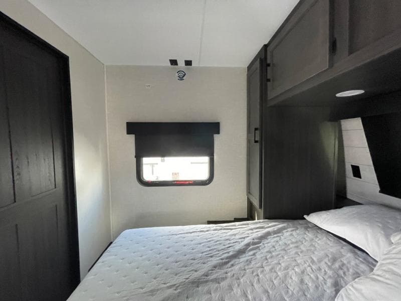 2026 Venture RV 2026 Venture RV SportTrek - thumbnail 18