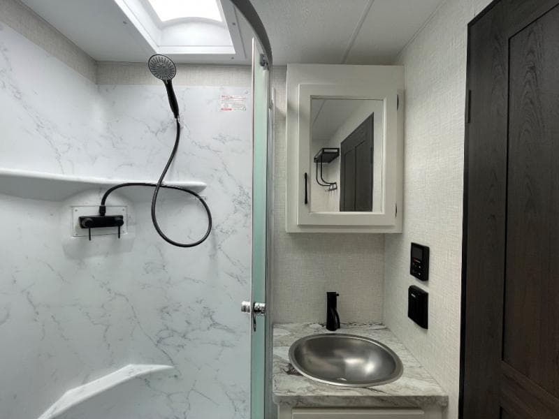 2026 Venture RV 2026 Venture RV SportTrek - thumbnail 23