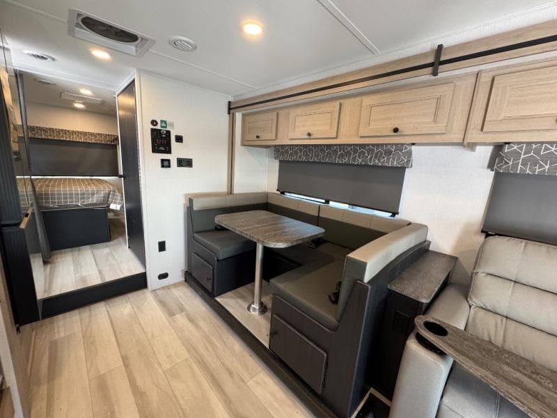 2026 Forest River 2026 Forest River Sunseeker Classic - thumbnail 14