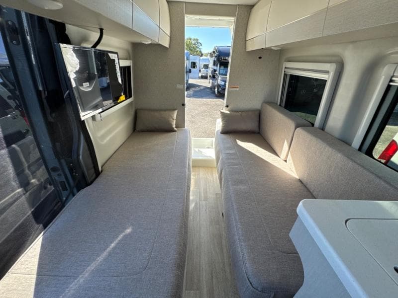 2026 Thor Motor Coach 2026 Thor Motor Coach Sanctuary - thumbnail 13