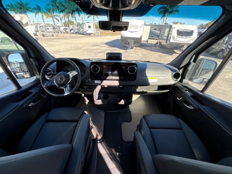 2026 Thor Motor Coach 2026 Thor Motor Coach Sanctuary - thumbnail 18