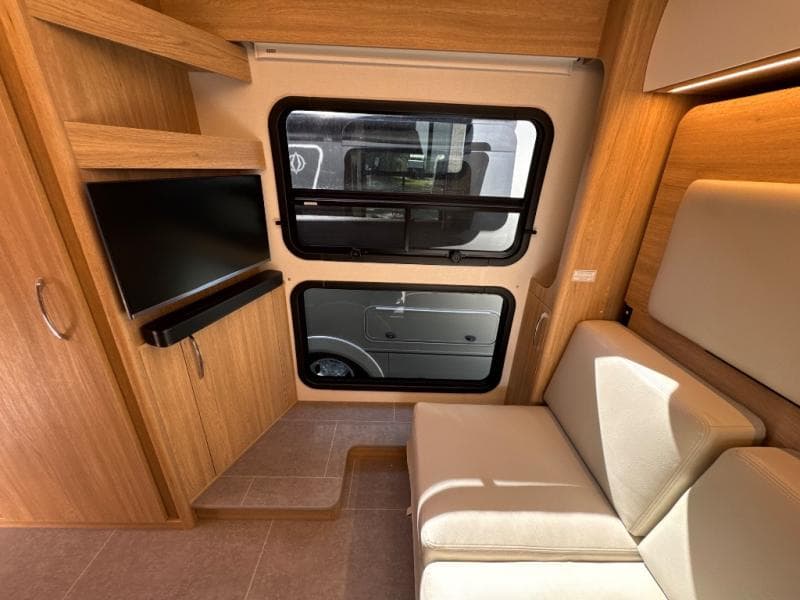 2025 Leisure Travel Vans 2025 Leisure Travel Vans Wonder - thumbnail 10