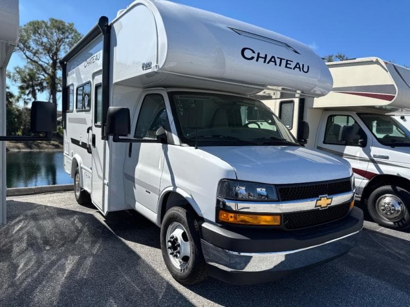 2026 Thor Motor Coach Chateau 19Z