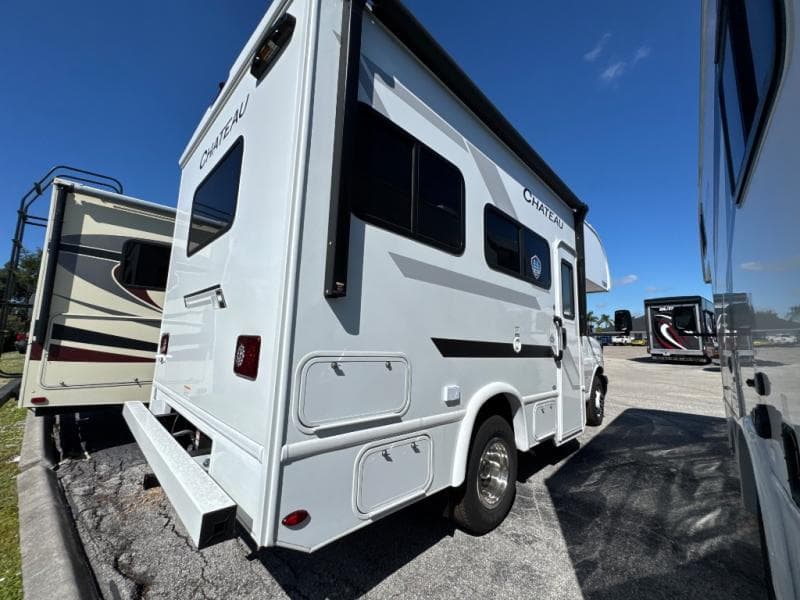 2026 Thor Motor Coach 2026 Thor Motor Coach Chateau - thumbnail 5