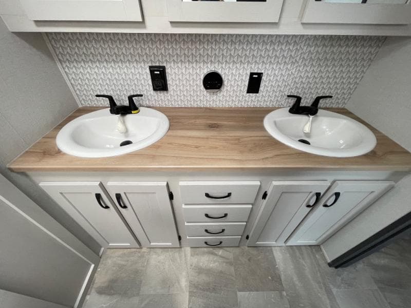 2026 Coachmen 2026 Coachmen Brookstone - thumbnail 21