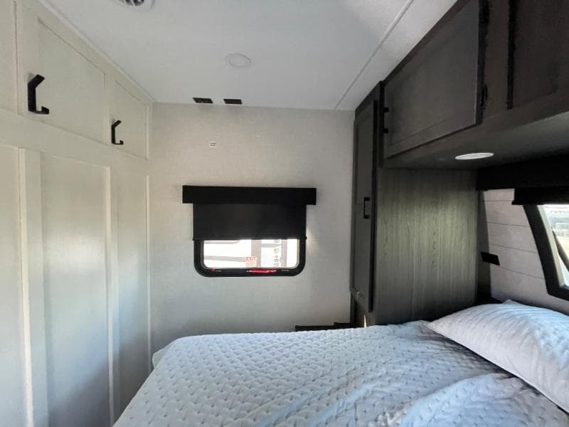 2026 Venture RV 2026 Venture RV SportTrek - thumbnail 12