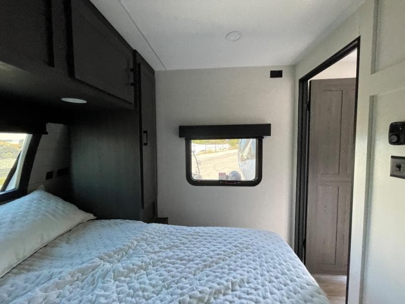 2026 Venture RV 2026 Venture RV SportTrek - thumbnail 14