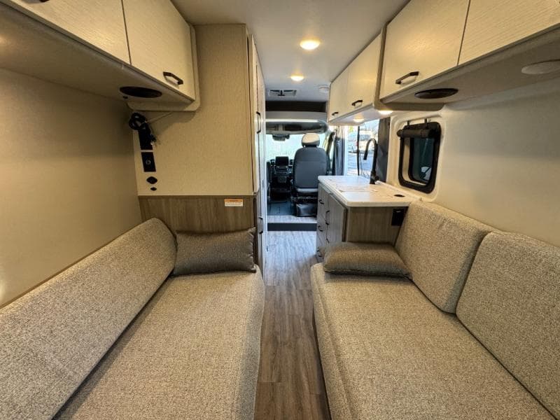 2026 Thor Motor Coach 2026 Thor Motor Coach Sequence - thumbnail 8