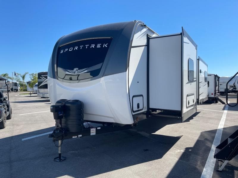 2026 Venture RV 2026 Venture RV SportTrek 5 Touring Edition - thumbnail 4