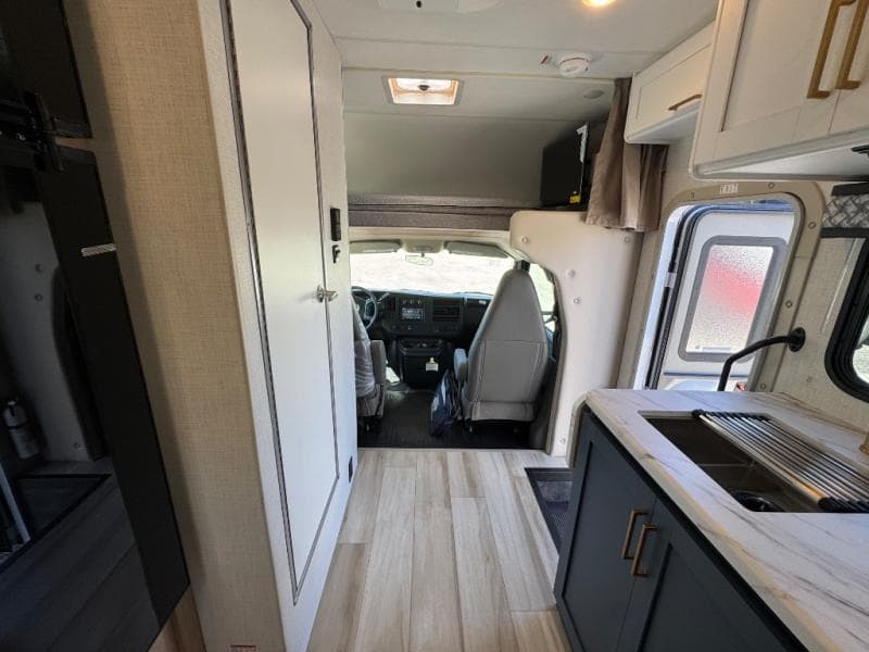 2026 Thor Motor Coach 2026 Thor Motor Coach Quantum - thumbnail 9