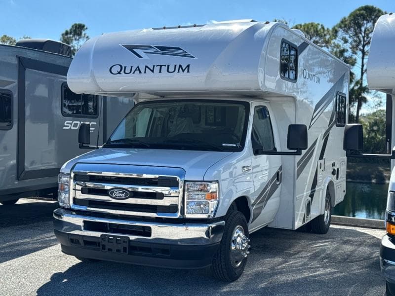 2026 Thor Motor Coach 2026 Thor Motor Coach Quantum - thumbnail 3