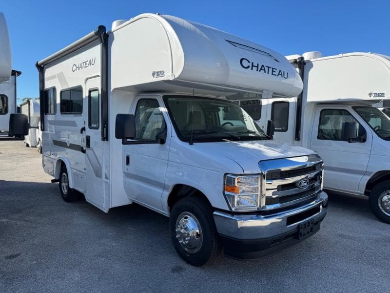2026 Thor Motor Coach Chateau 19Z