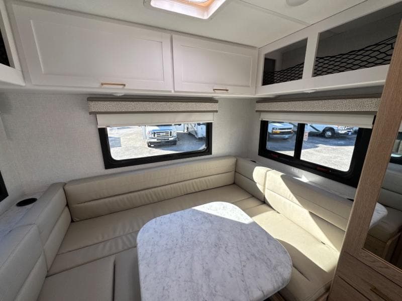 2026 Thor Motor Coach 2026 Thor Motor Coach Chateau - thumbnail 16