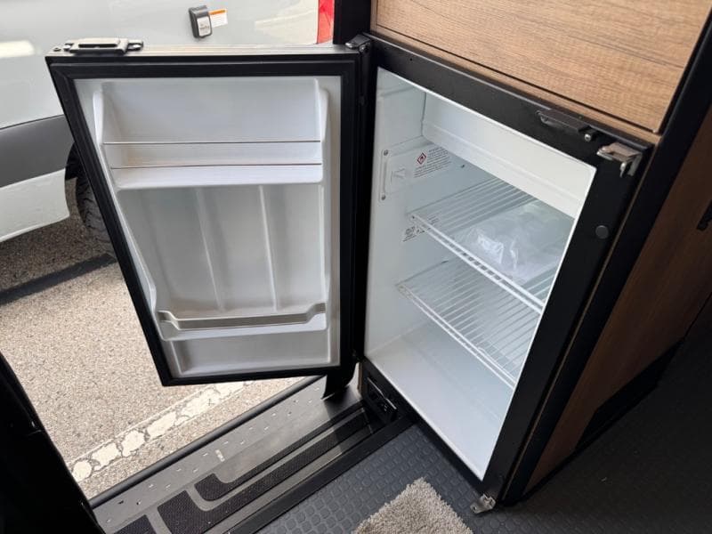 2026 Winnebago 2026 Winnebago Revel - thumbnail 14