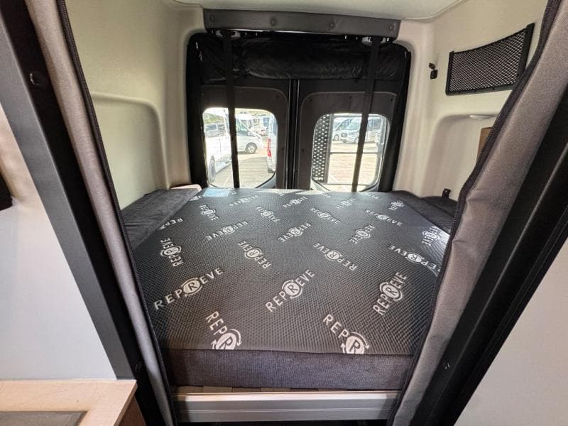 2026 Winnebago 2026 Winnebago Revel - thumbnail 15