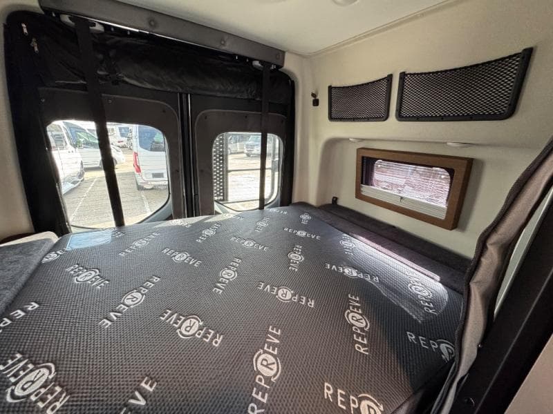 2026 Winnebago 2026 Winnebago Revel - thumbnail 16