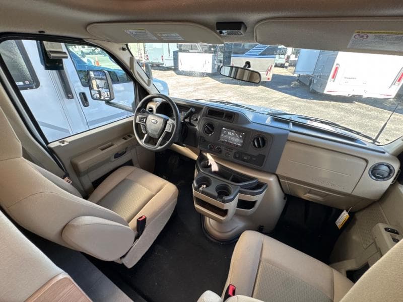 2026 Thor Motor Coach 2026 Thor Motor Coach Chateau - thumbnail 14