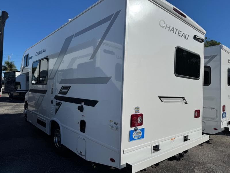 2026 Thor Motor Coach 2026 Thor Motor Coach Chateau - thumbnail 4