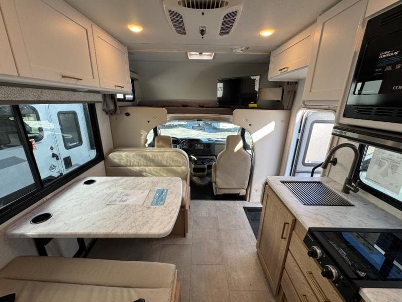 2026 Thor Motor Coach 2026 Thor Motor Coach Chateau - thumbnail 9