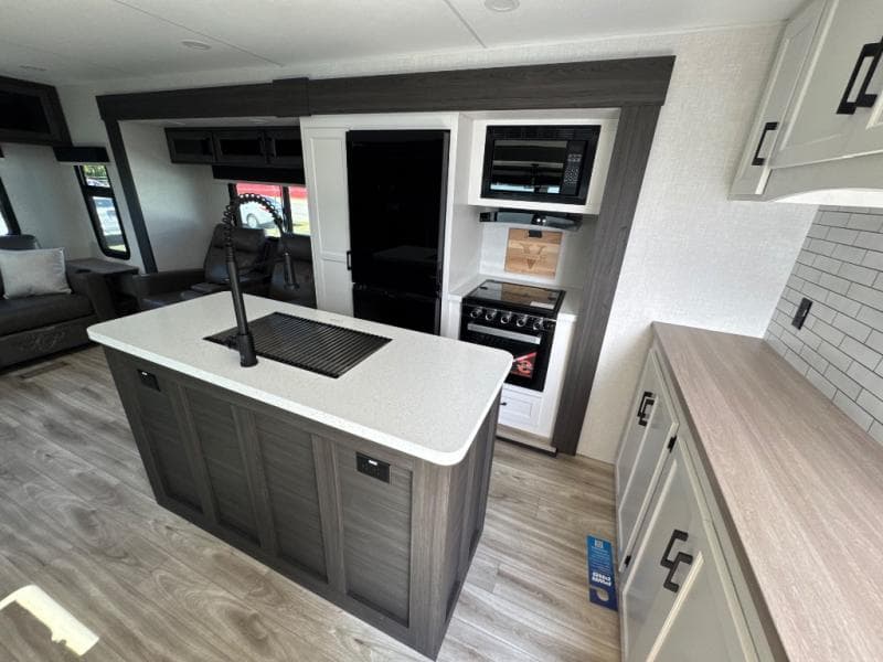 2026 Venture RV 2026 Venture RV SportTrek Touring Edition - thumbnail 11