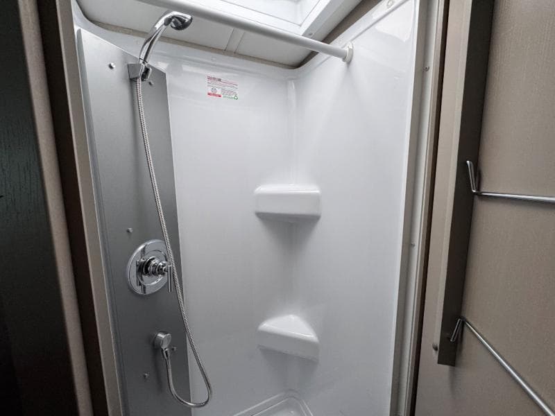 2026 Winnebago 2026 Winnebago Navion - thumbnail 15