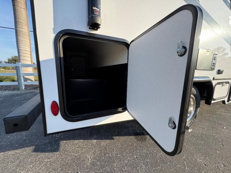 2026 Forest River 2026 Forest River Sunseeker - thumbnail 6