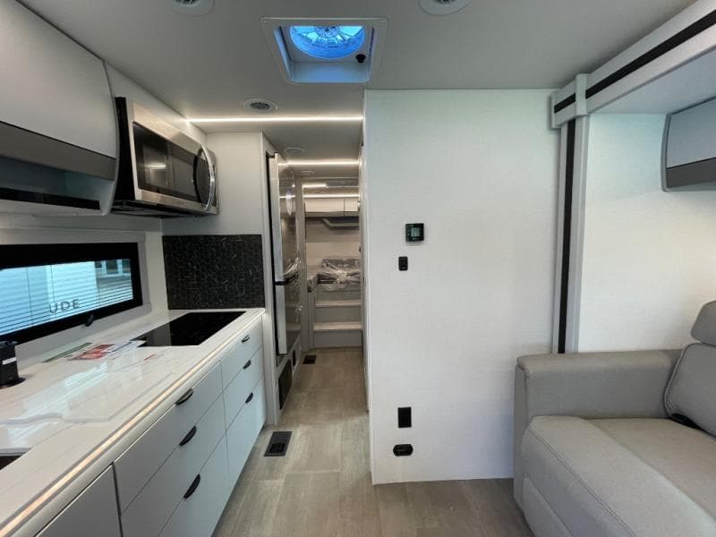 2026 Coachmen 2026 Coachmen Euro - thumbnail 10