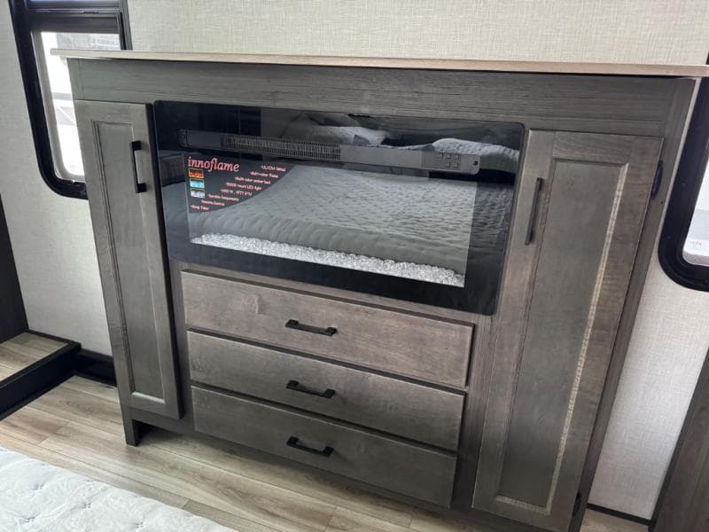 2026 Venture RV 2026 Venture RV SportTrek 5 Touring Edition - thumbnail 25