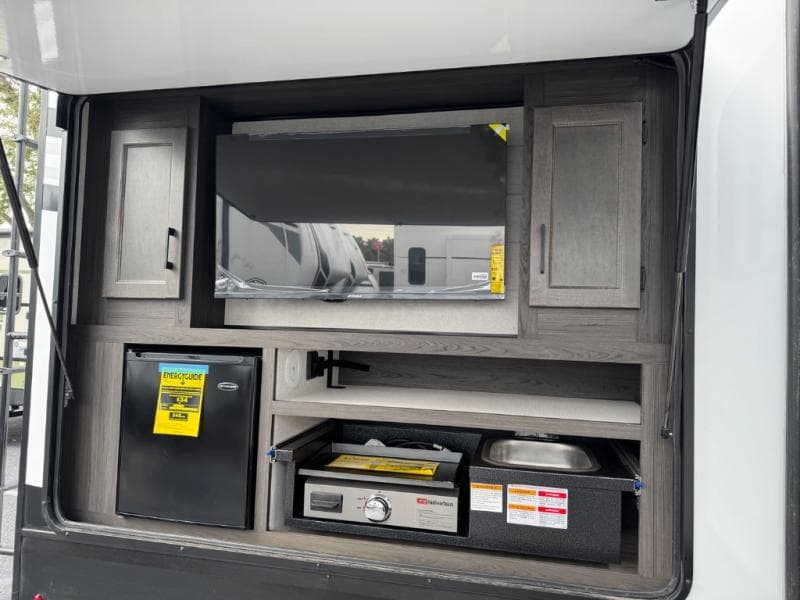 2026 Venture RV 2026 Venture RV SportTrek 5 Touring Edition - thumbnail 6